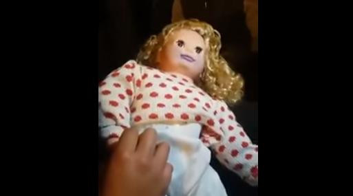 Video viral - muñeca poseída