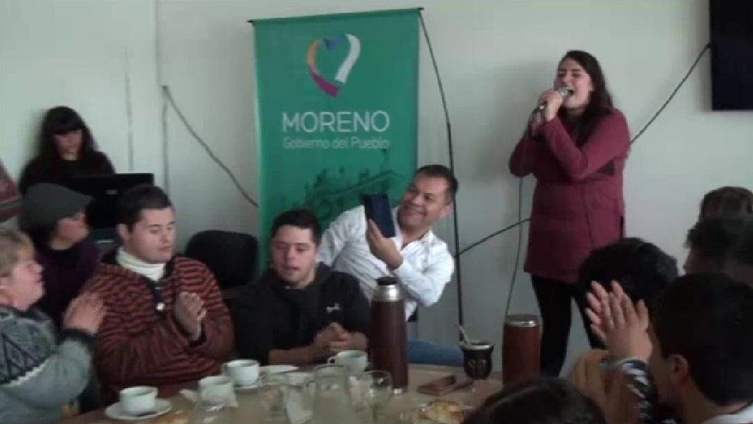 Municipalidad de Moreno, intendente con participantes del Torneo Bonaerense