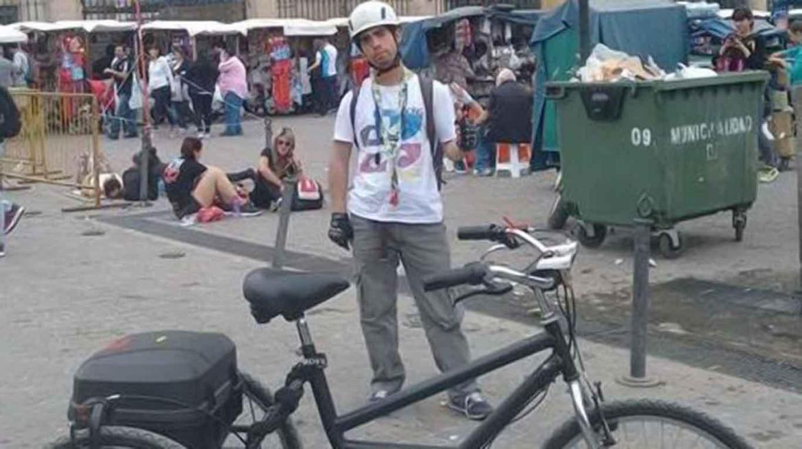 Joven discapacitado pide que le devuelvan una bicicleta que le robaron en almagro