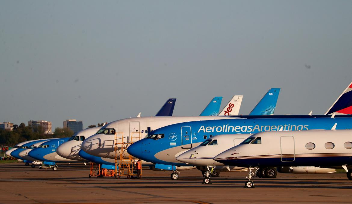 Paro General 25-S, Aerolíneas Argentinas, reprogramación de vuelos, Reuters