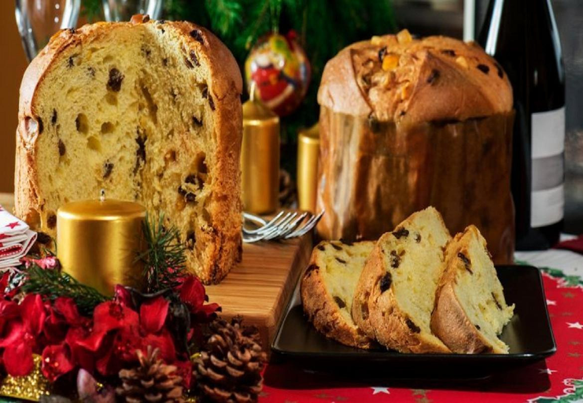 Canasta navideña, pan dulce y sidra