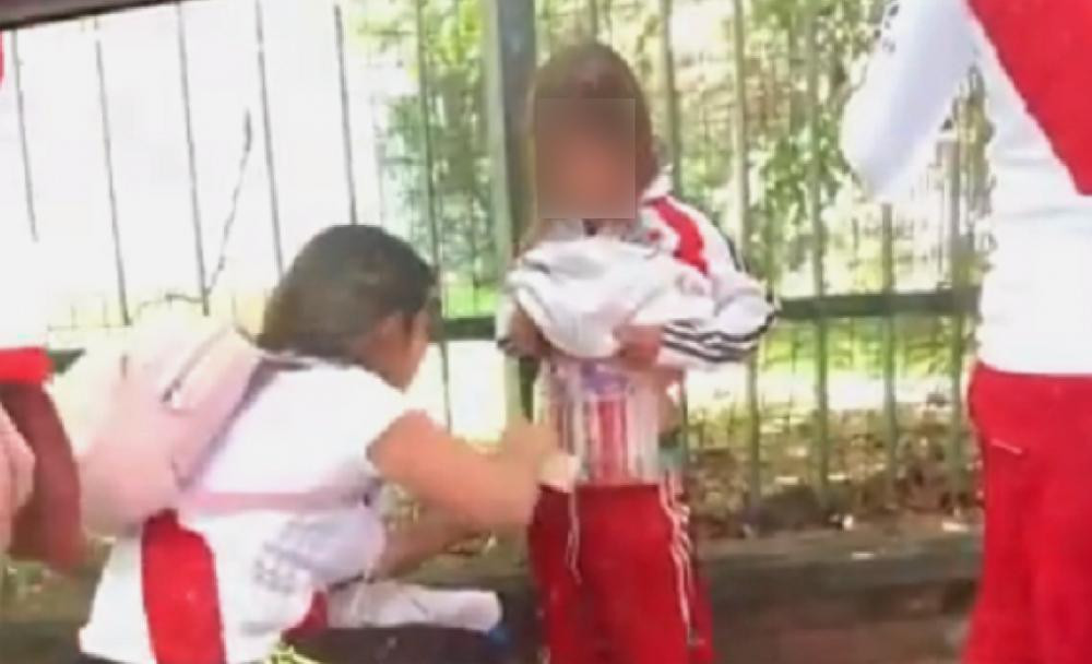 Mujer puso bengalas en cuerpo de una nena antes de la Superfinal por Copa Libertadores