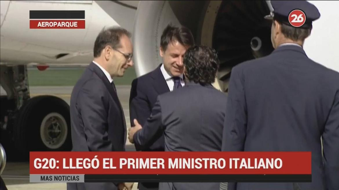 Arribo al país para el G20 de Giuseppe Conte, primer ministro italiano (Canal 26) 