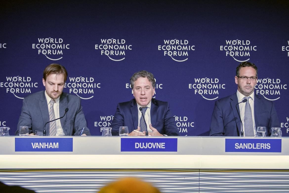 Nicolás Dujovne, Guido Sandleris, Vanham en Davos, NA