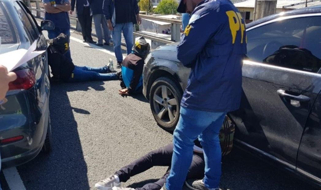 Detenciones en la autopista 25 mayo luego de que delincuente se arrojara