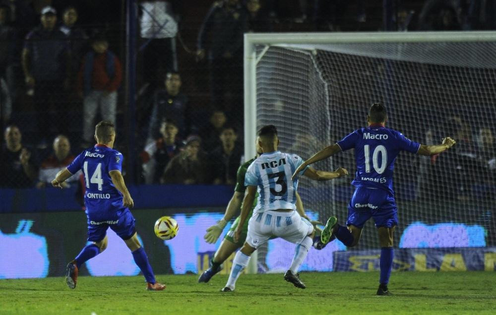 Copa Superliga: Gol de Montillo para Tigre ante Racing