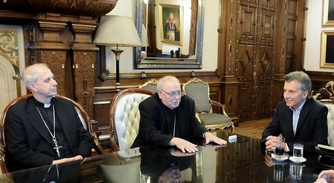 Mauricio Macri junto a la Conferencia Episcopal Argentina