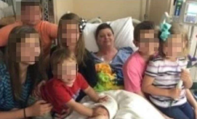Murió de cáncer y su mejor amiga adoptó a sus seis hijos