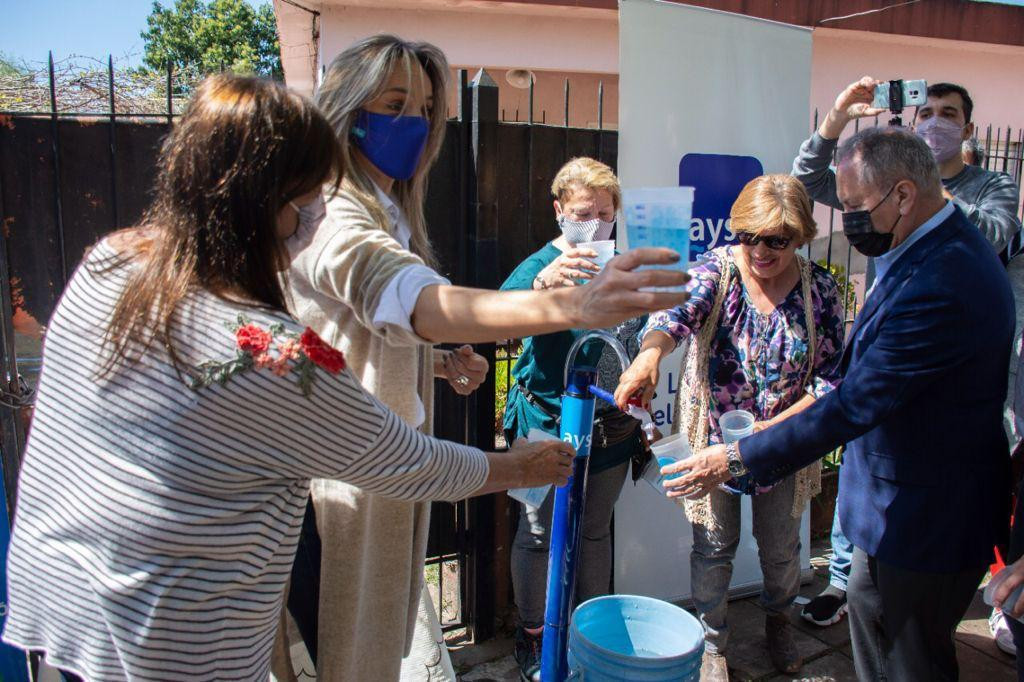 Malena Galmarini y Alberto Descalzo inauguraron una red de agua potable, Ituzaingó