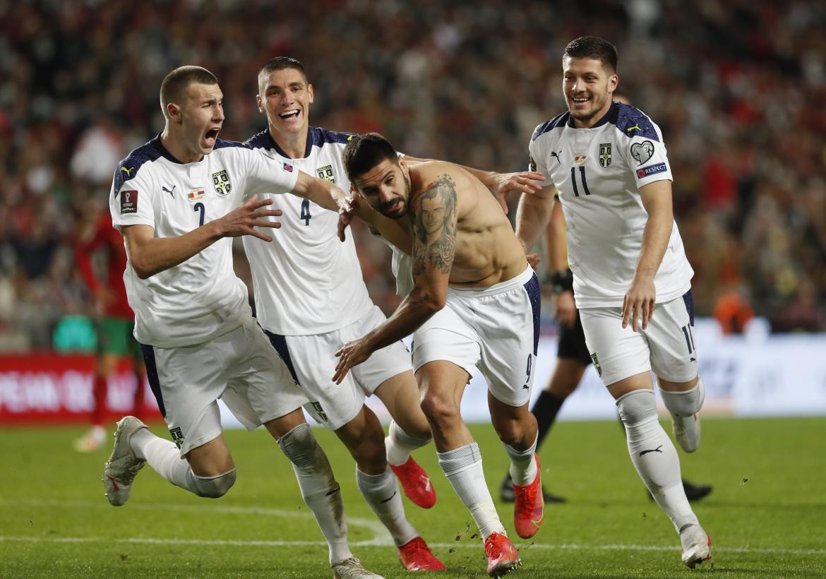 Festejo de Serbia ante Portugal por las Eliminatorias al Mundial de Qatar 2022, REUTERS