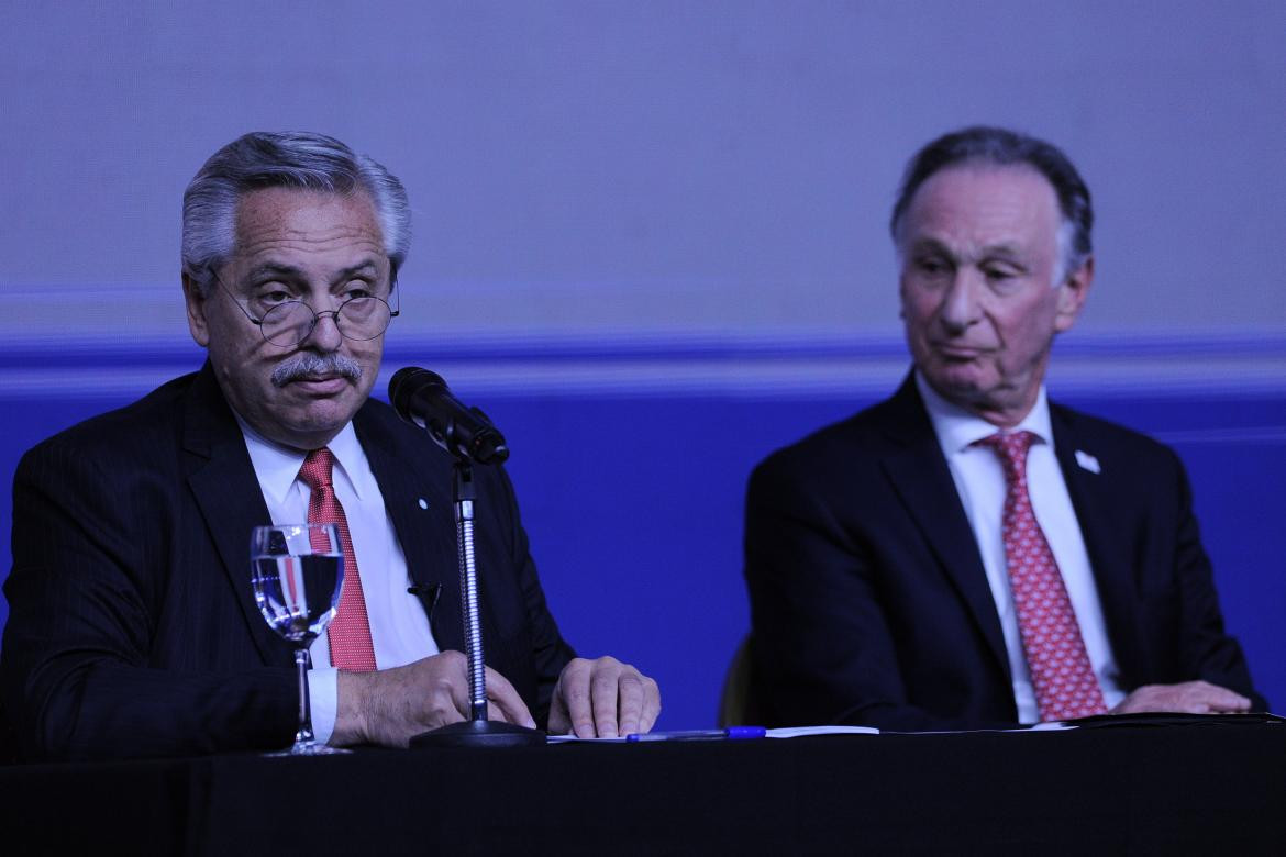 Alberto Fernández en la convención de la Cámara Argentina de la Construccion. Foto: Telam.