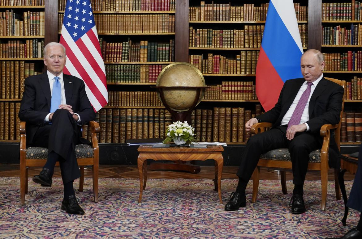 Joe Biden y Putin. Foto: REUTERS