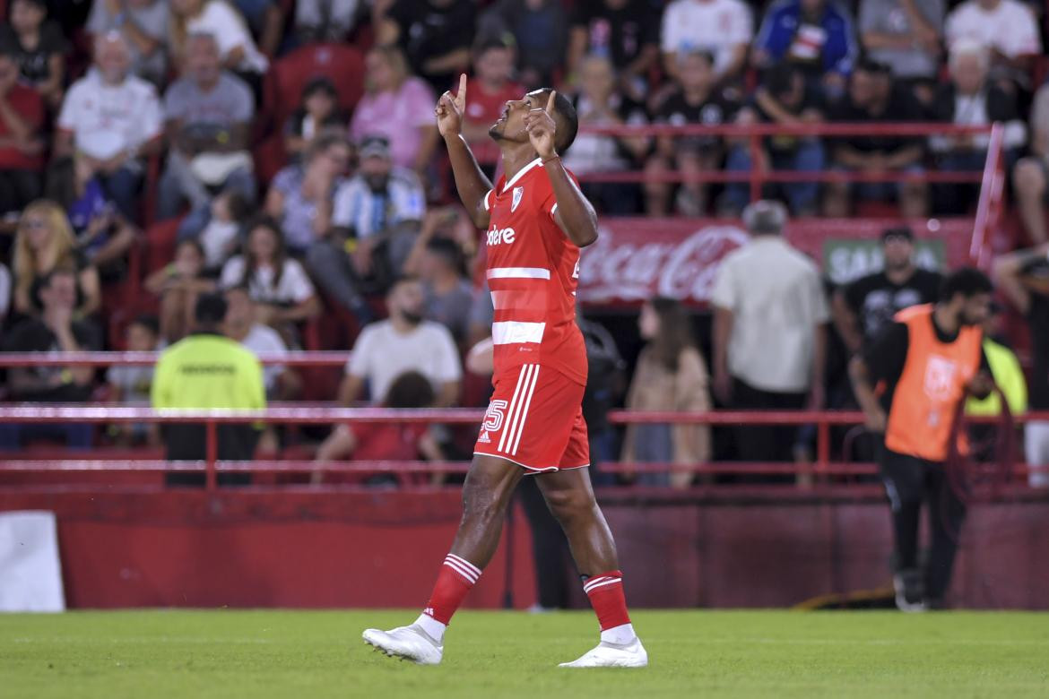 Salomón Rondón figura; Huracán vs. River Plate. Foto: Télam.