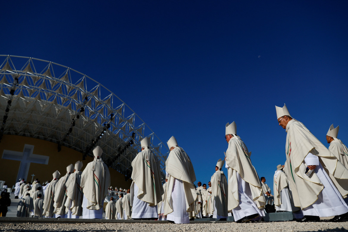 Papa Francisco, misa en Lisboa en la JMJ. Foto: Reuters.