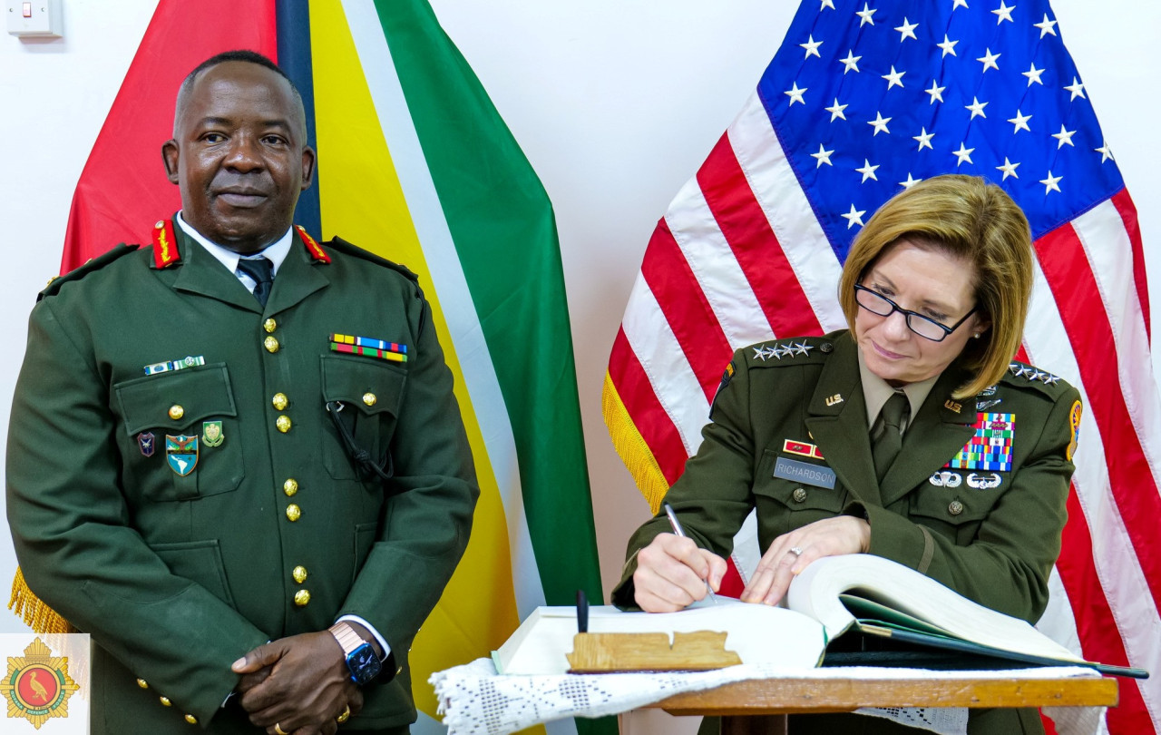 Las Fuerzas de Defensa de Guyana y el Comando Sur de Estados Unidos. Foto: X @MundoEConflicto