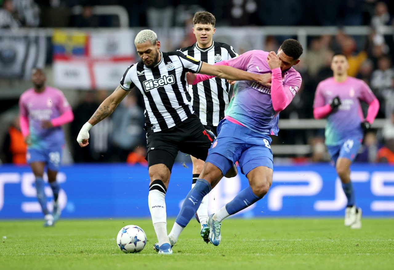 Newcastle vs Milan. Foto: EFE
