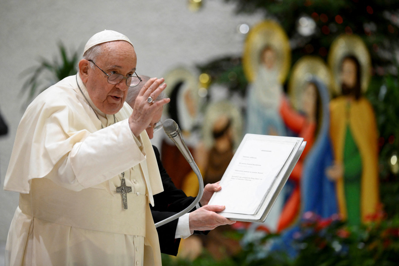 El papa Francisco liderando el Angelus en el Vaticano. Reuters