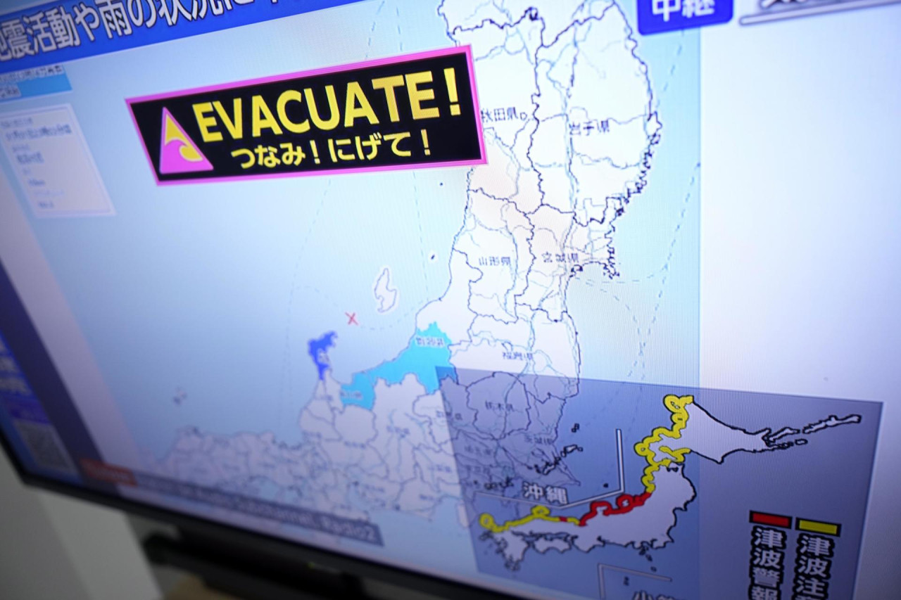 Una alerta de tsunami tras el terremoto de Japón. Foto: EFE.