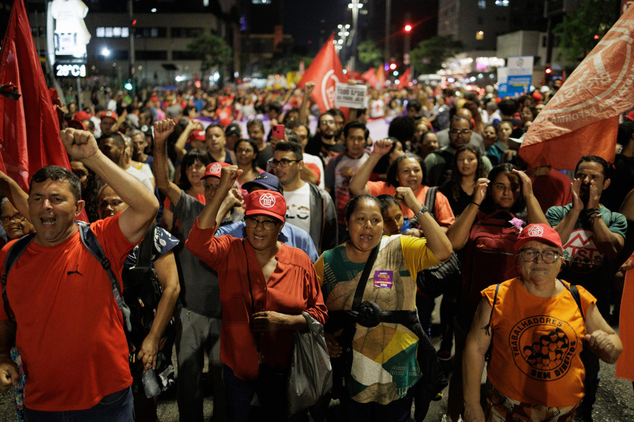 Manifestaciones a un año del intento de golpe de Estado en Brasil. Foto: EFE.