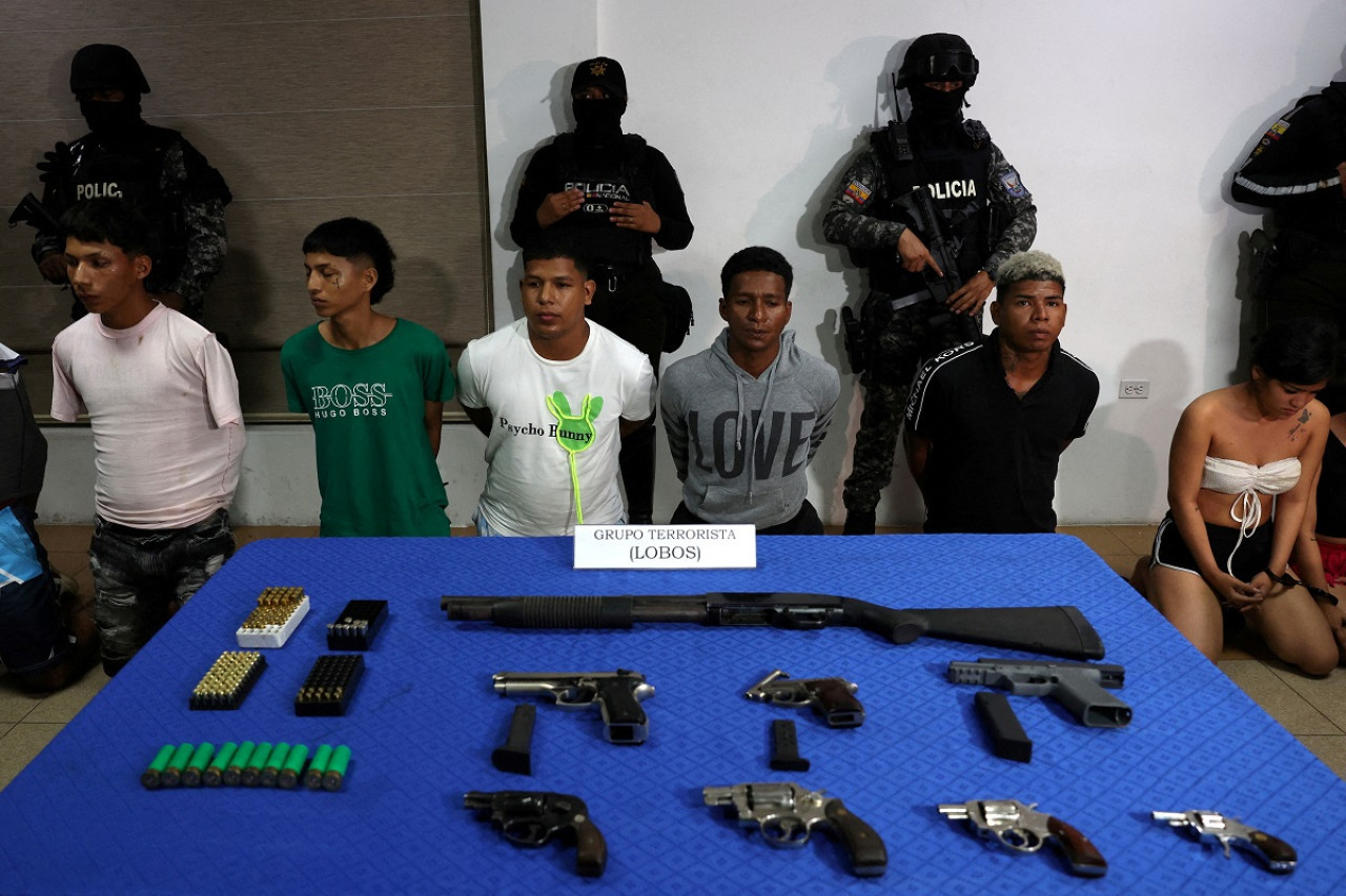 Detención e incautación de armamentos en Ecuador. Foto: Reuters.