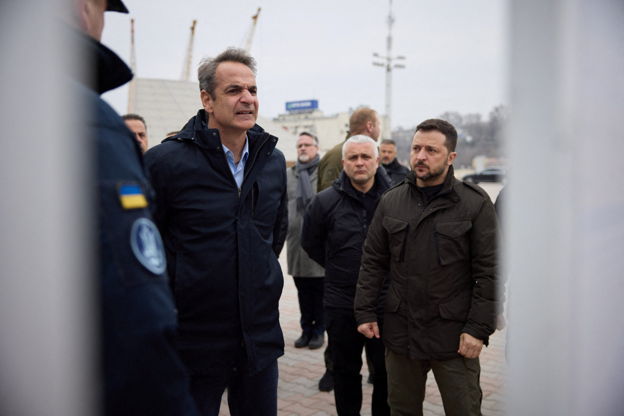 Volodimir Zelenski y Kyriakos Mitsotakis. Foto: Reuters.