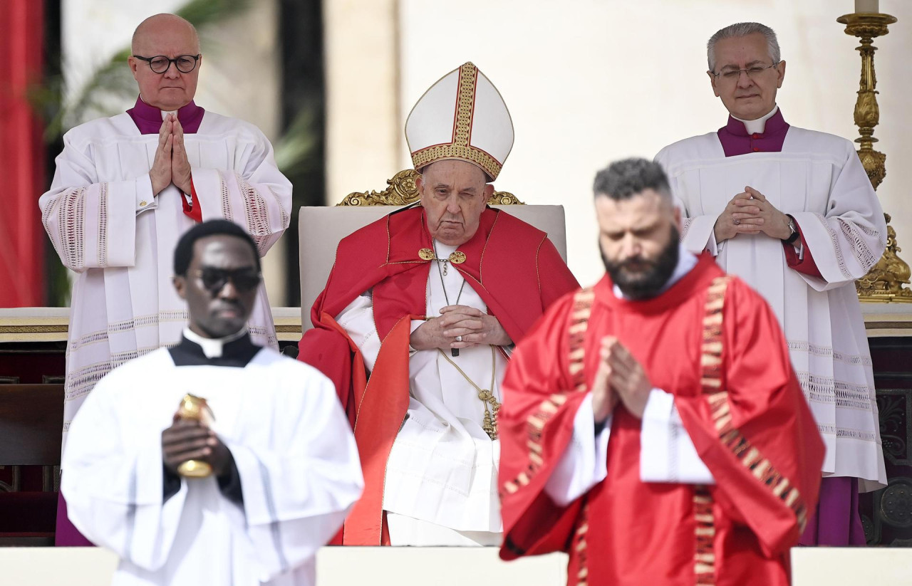 El Papa Francisco en la Santa Misa del Domingo de Ramos en la Plaza de San Pedro, Ciudad del Vaticano. EFE