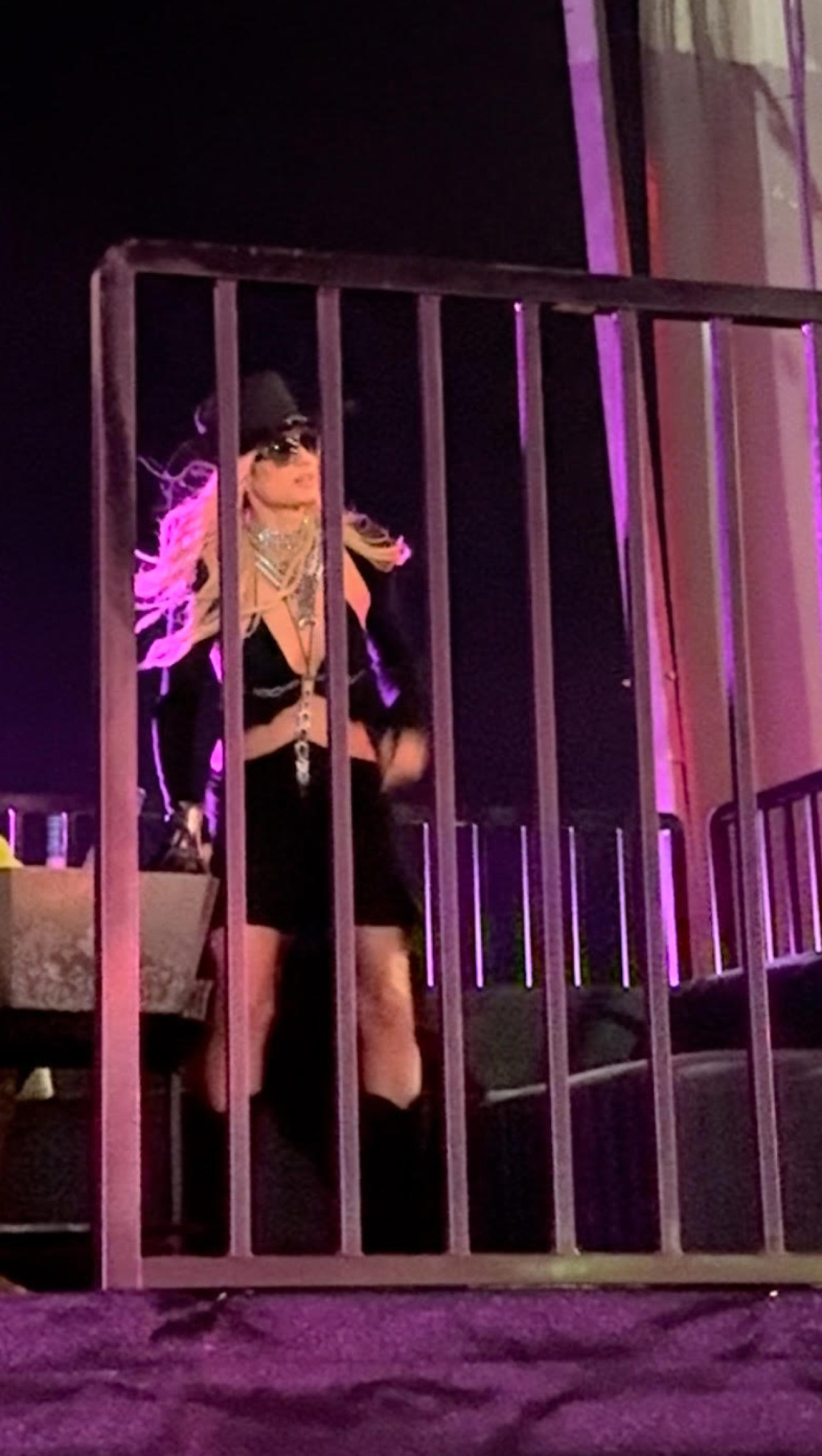 Paris Hilton en Neon Carnival. Foto: X