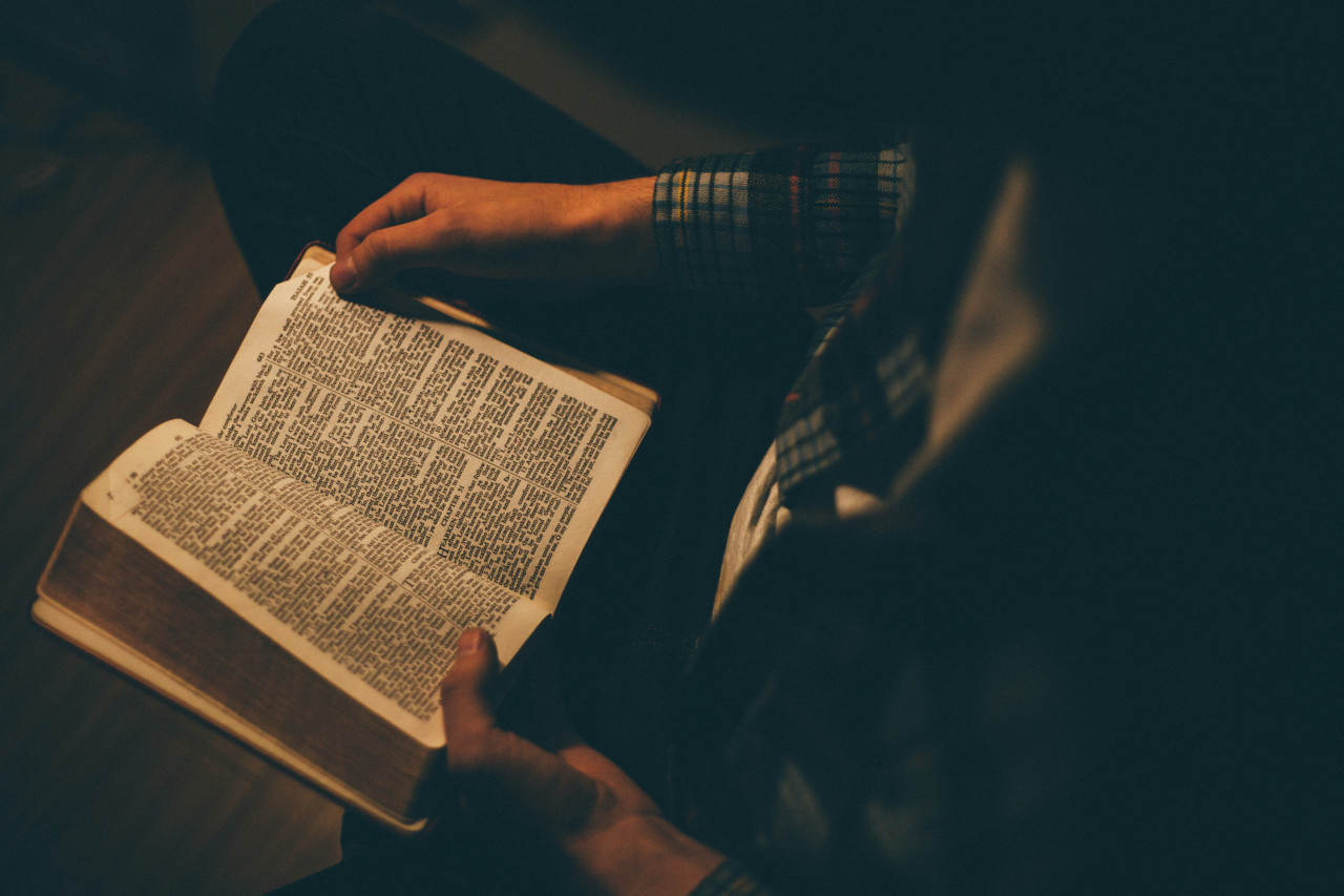 Libro, biblia, escritura, lectura. Foto: Unsplash