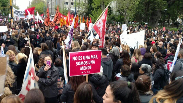 Marcha Ni Una Menos en Mar del Plata (10Ahora) 