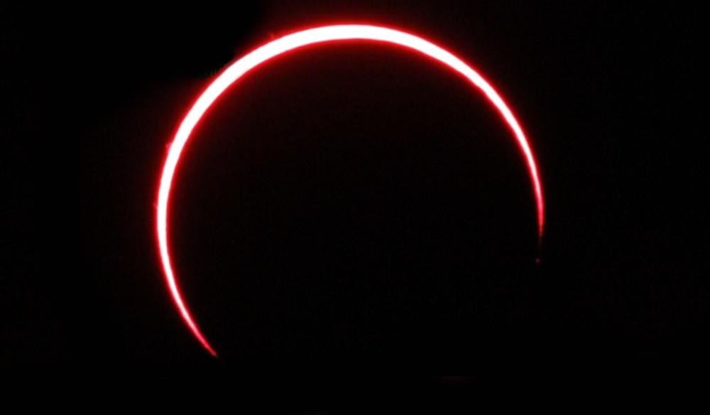 Eclipse lunar - Anillo de fuego