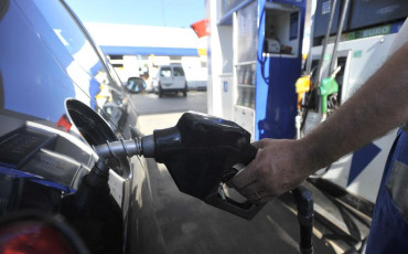 Combustible por las nubes: en el interior del país, la nafta cuesta hasta 18% más 