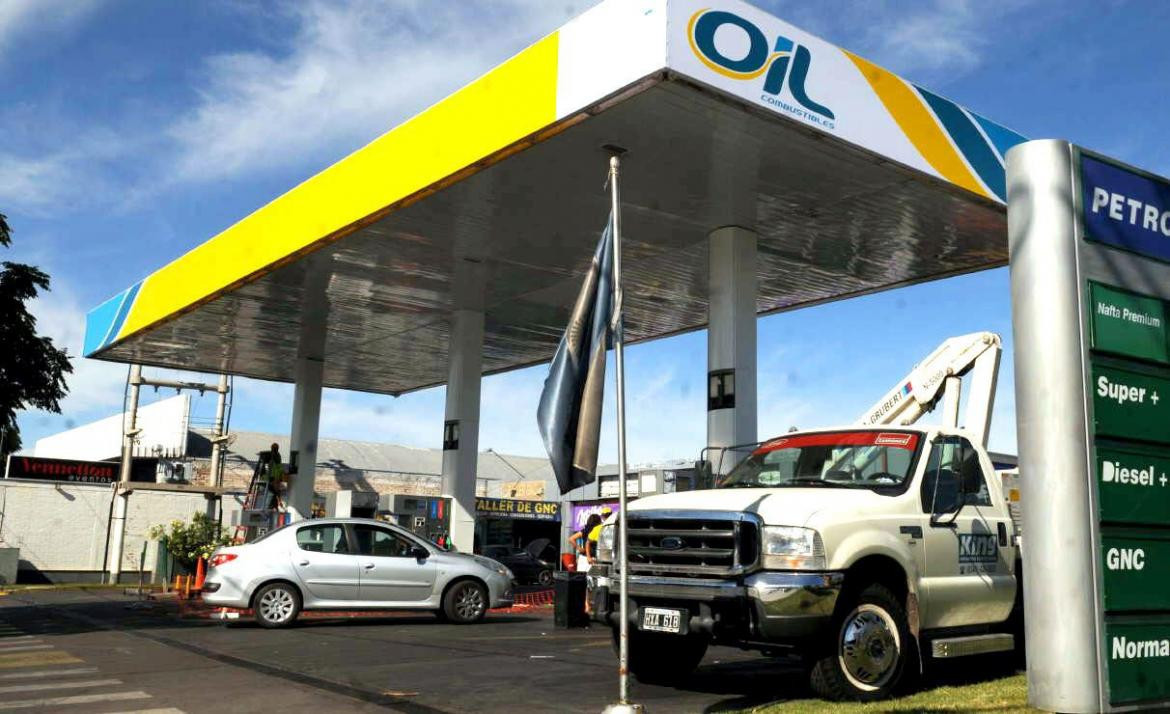 Oil Combustibles - Cristóbal López