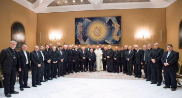 Papa aceptó la renuncia de otros dos obispos de Chile por abusos sexuales