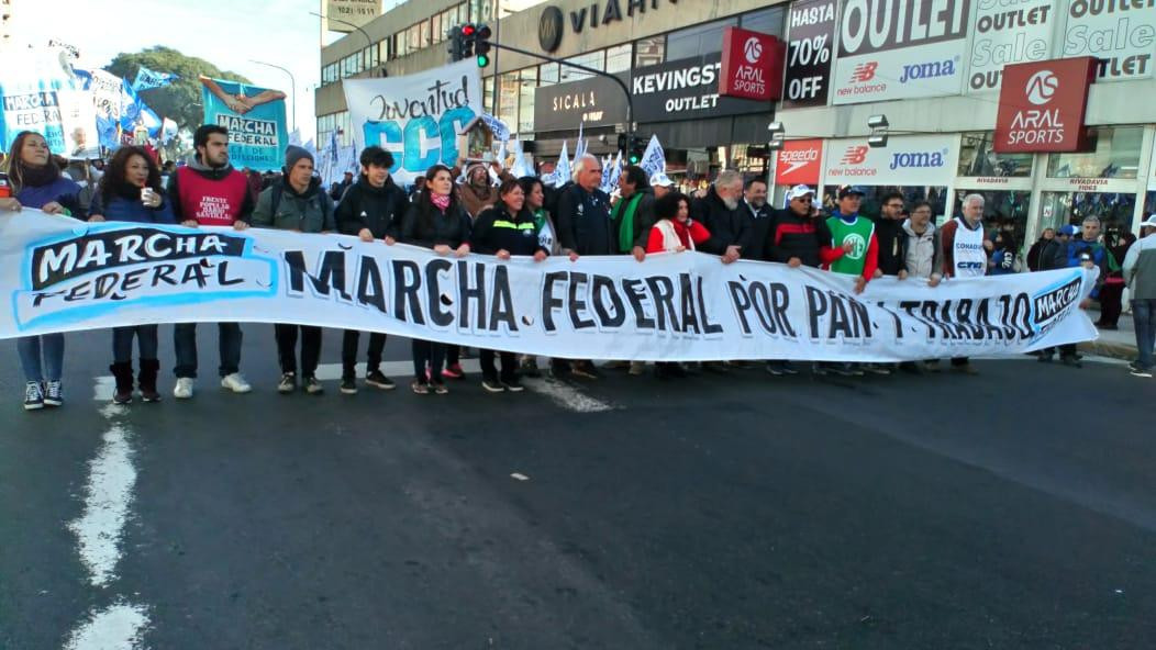 Marcha Federal en Liniers, Twitter