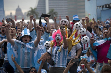 Mundial Rusia: Argentinos se burlan de Chile al ritmo de 