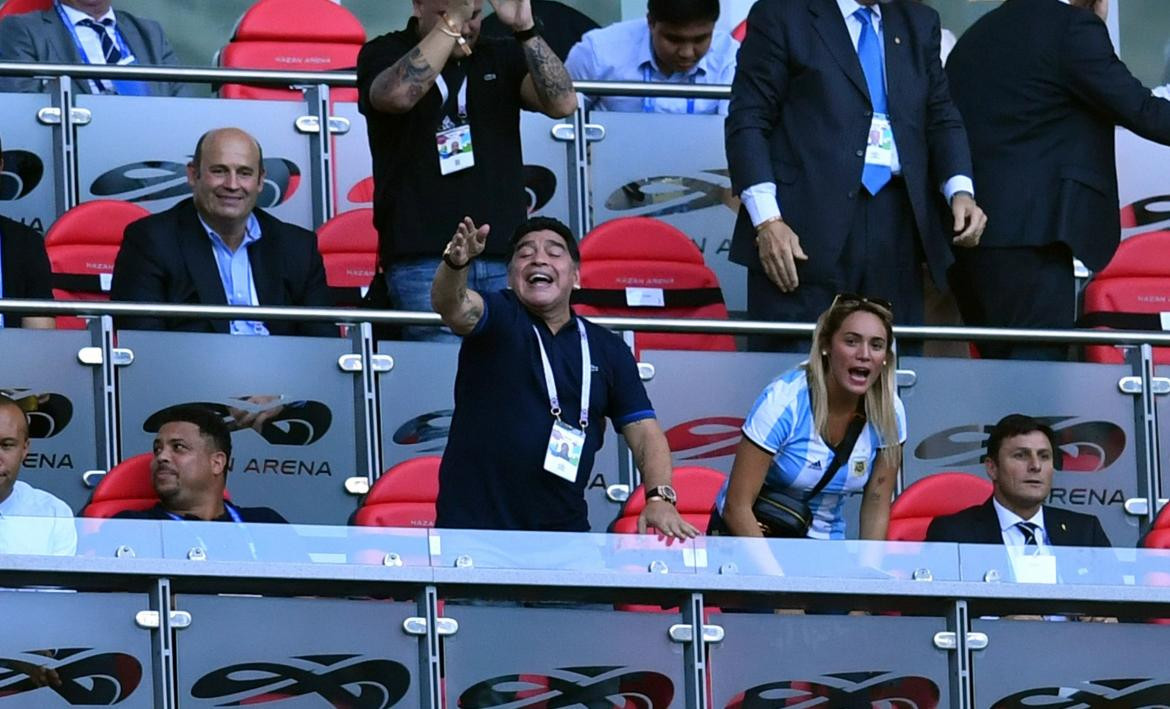 Diego Maradona y Rocío Oliva, Mundial Rusia 2018, Francia vs. Argentina, Reuters