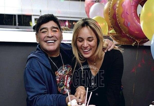 Diego Maradona y Rocío Oliva, Revista Gente