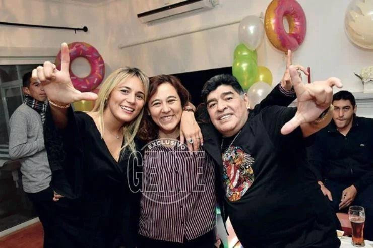 Diego Maradona y Rocío Oliva, Revista Gente