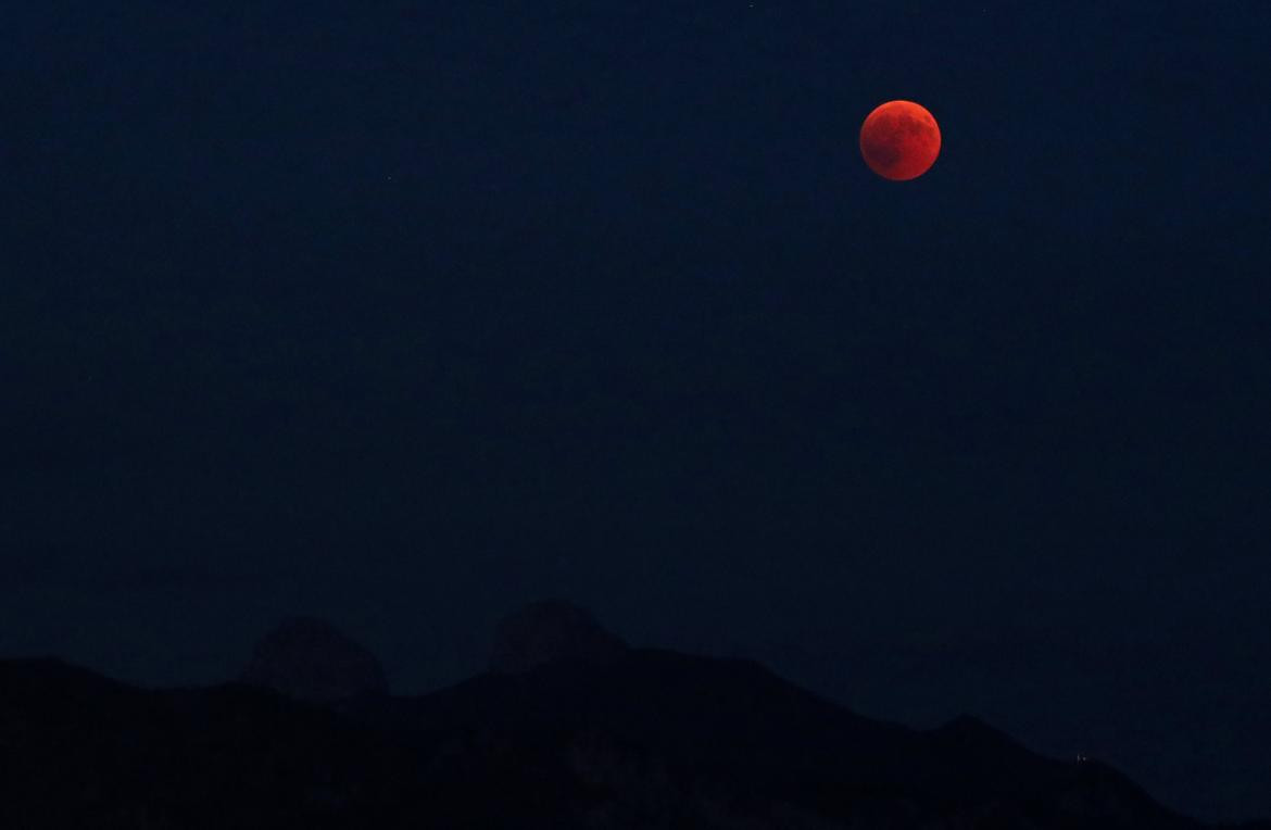 Luna de Sangre, Eclipse lunar, Suiza, Reuters