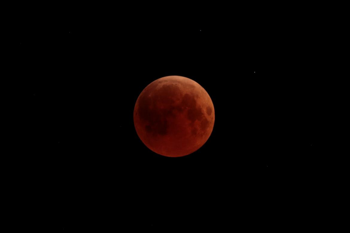 Luna de Sangre, Eclipse lunar, Emirates Árabes, Reuters