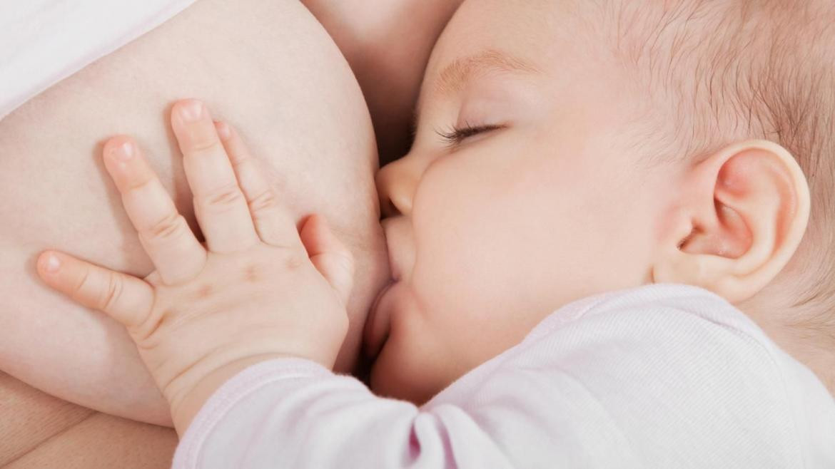 Lactancia materna: saludable para bebés y madres, disminuye riesgos de cáncer de mama