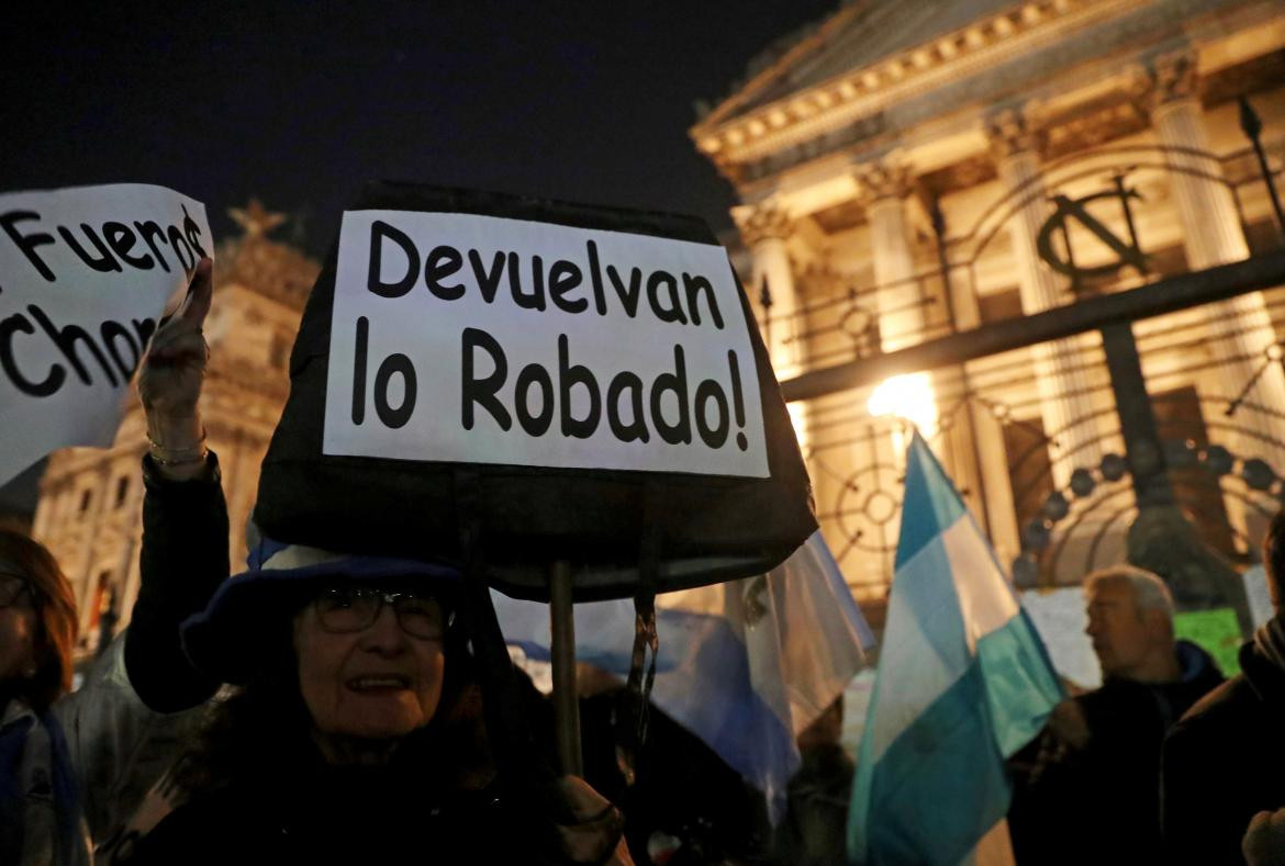 #21A - Marcha en el Congreso por el desafuero de Cristina Kirchner - REUTERS