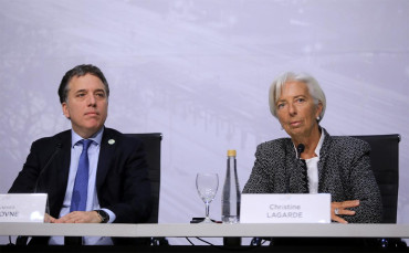FMI prevé que economía argentina se contraerá 1,2% y el desempleo subirá a 10% en 2019