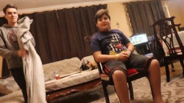 Video viral: youtuber le hizo creer a su hermano que era invisible y revolucionó redes sociales