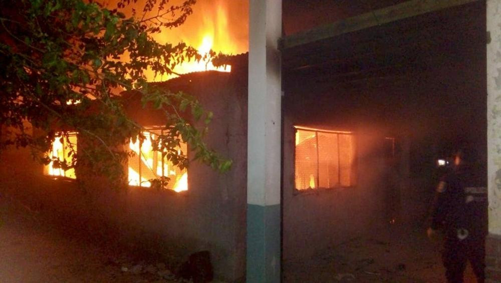 Incendio en una escuela de Moreno