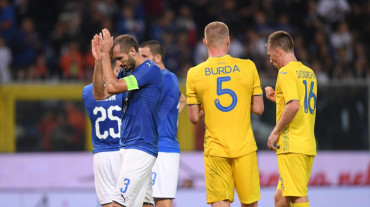 Italia sin rumbo: Ucrania se lo empató en aburrido amistoso FIFA