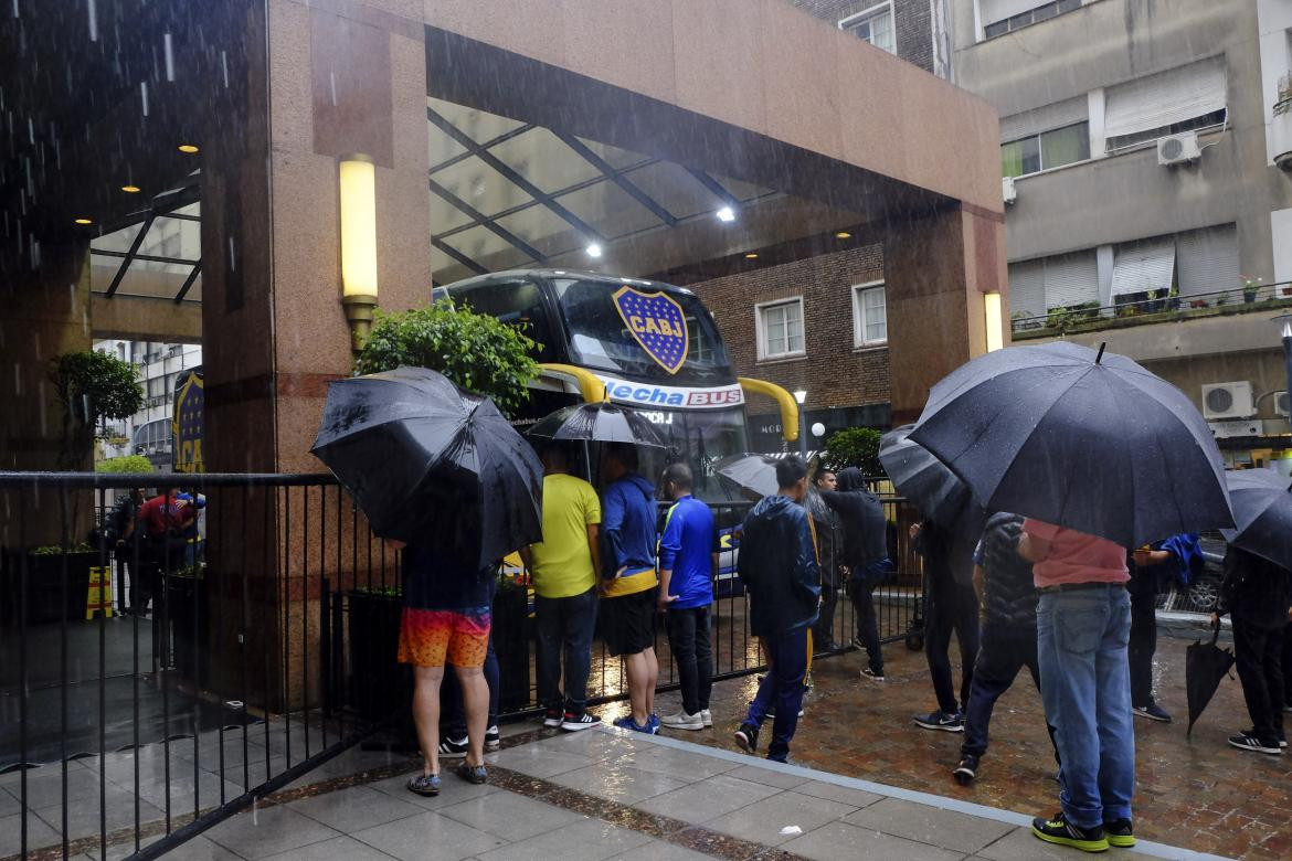 Boca: Hotel Intercontinental tras conocerse la suspensión del partido por la final de la Copa Libertadores, NA