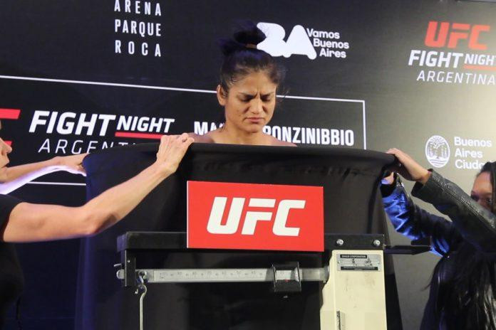 Cynthia Calvillo, mareada en el pesaje para la velada de UFC Argentina