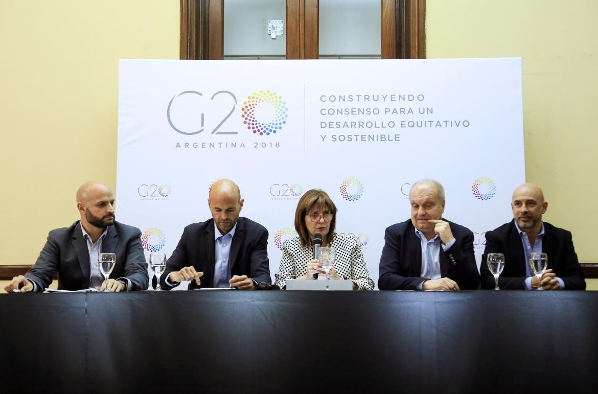 Patricia Bullrich, junto a Guillermo Dietrich y Hernan Lombardi, anunció hoy las zonas de restricción y veda que se dispondrán para la cumbre del G20, NA