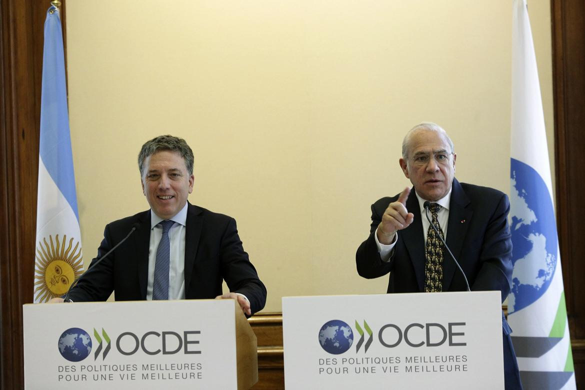 Nicolás Dujovne, se reunió hoy en París con Ángel Gurría, secretario general de la OCDE, NA